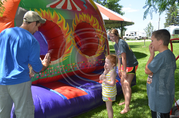 Vetch Days pool inflatables Elgin Review 20151852