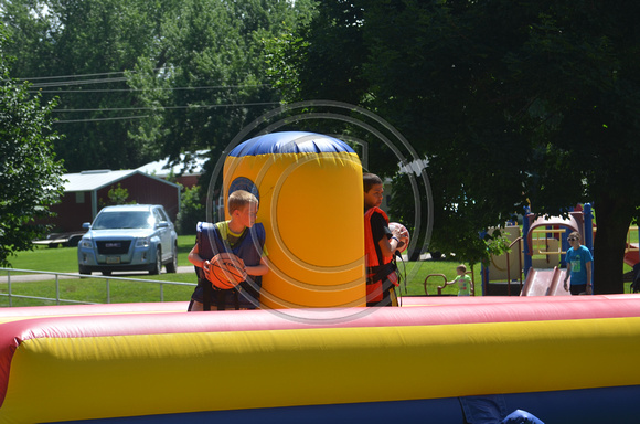 Vetch Days pool inflatables Elgin Review 20152095