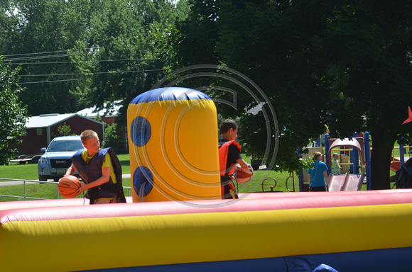 Vetch Days pool inflatables Elgin Review 20152099