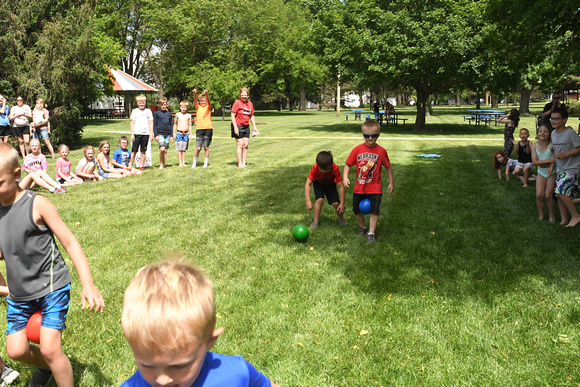 Kids Game Vetch Days Elgin Nebraska Elgin Public Pope John school Antelope County news Nebraska Elgin Review 2023_0078