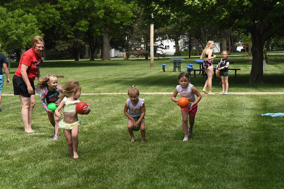 Kids Game Vetch Days Elgin Nebraska Elgin Public Pope John school Antelope County news Nebraska Elgin Review 2023_9968