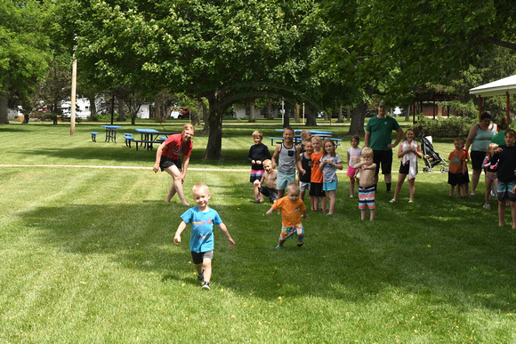 Kids Game Vetch Days Elgin Nebraska Elgin Public Pope John school Antelope County news Nebraska Elgin Review 2023_9714