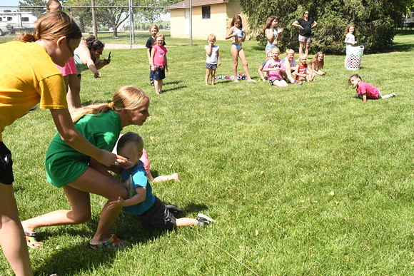 Kids Game Vetch Days Elgin Nebraska Elgin Public Pope John school Antelope County news Nebraska Elgin Review 2023_0400