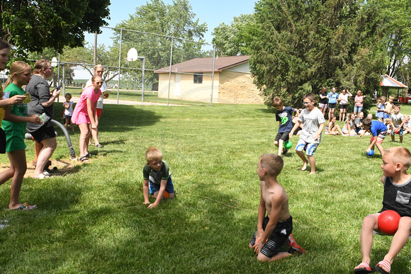 Kids Game Vetch Days Elgin Nebraska Elgin Public Pope John school Antelope County news Nebraska Elgin Review 2023_0217