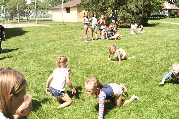 Kids Game Vetch Days Elgin Nebraska Elgin Public Pope John school Antelope County news Nebraska Elgin Review 2023_0463
