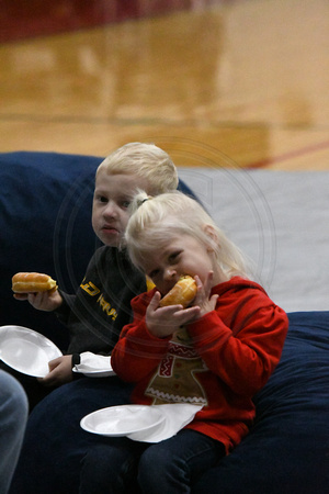 EPS Donuts With Dad Elgin Public Pope John EPPJ Wolfpack Cross Country Elgin Nebraska Antelope County Nebraska news Elgin Review 2023_3370