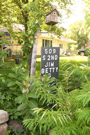 Betty Getzfred Jim Getzfred garden yard tour Elgin Nebraska Antelope County Nebraska news Elgin Review 2020 _0491